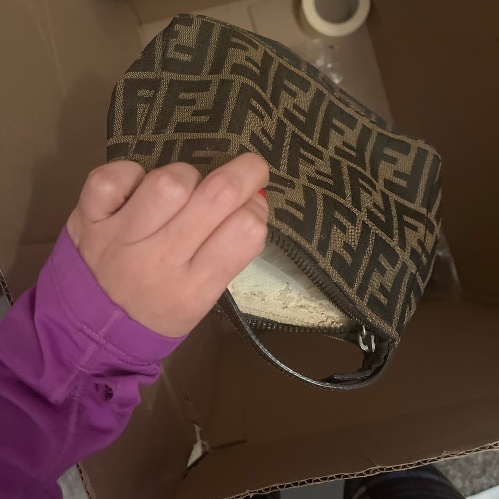 Authentic fendi bag - Picture 6 of 8